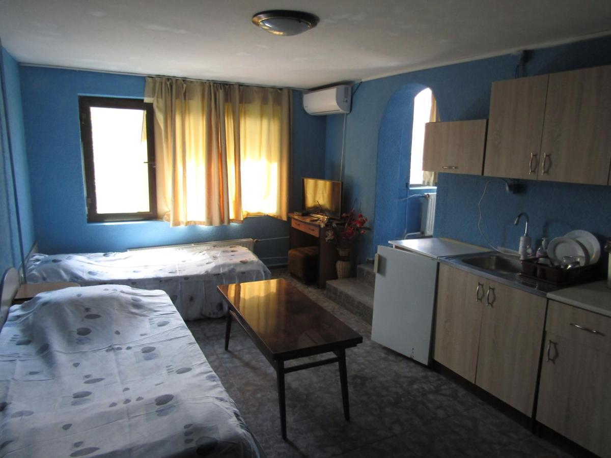 Hostel Papagal Warna Zewnętrze zdjęcie