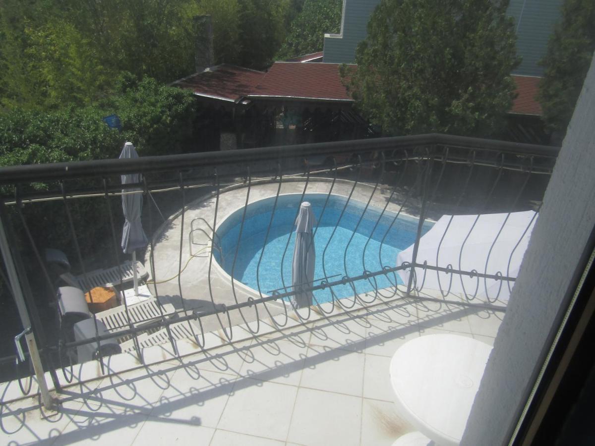 Hostel Papagal Warna Zewnętrze zdjęcie