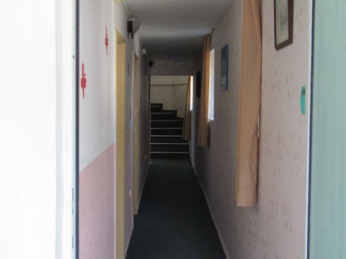 Hostel Papagal Warna Zewnętrze zdjęcie