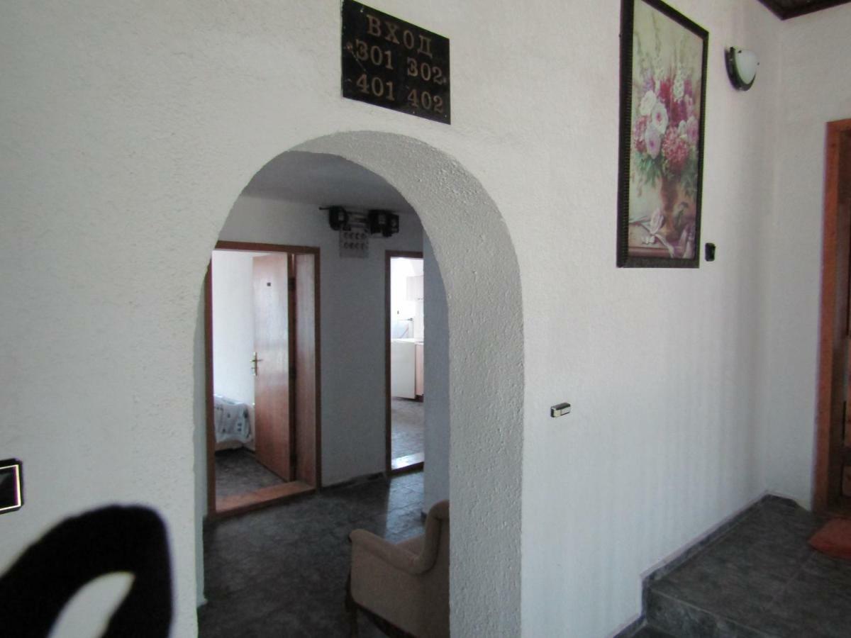 Hostel Papagal Warna Zewnętrze zdjęcie